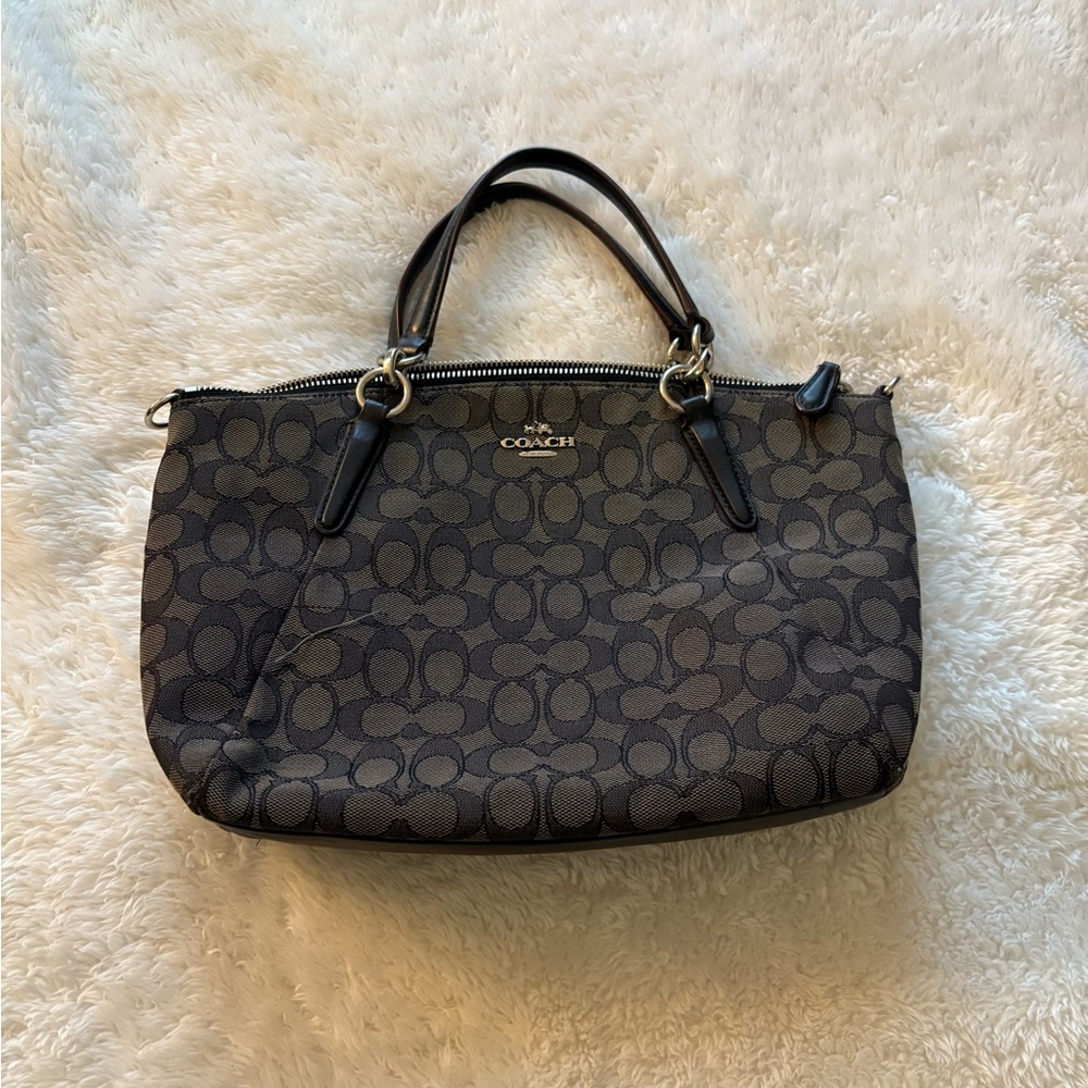 🚨COACH CANVAS MONOGRAMMED PURSE!